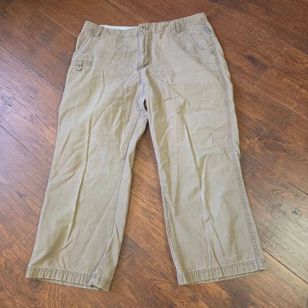 Columbia Khaki Capri Pants